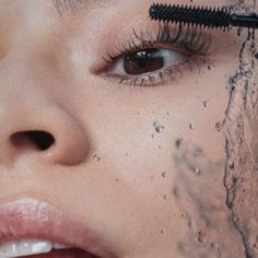 Wet Mascara Lashes, Wet Mascara Look, Good Waterproof Mascara, Wet Mascara, Clumpy Mascara Aesthetic, Mascara Aesthetic, Mascara Crying Makeup, Best Waterproof Mascara For Swimming, Waterproof Mascara For Swimming