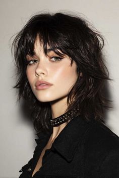 Punk Haarschnitt, Grunge Haircut, Rock Hairstyles, Capelli Medi, Shag Hairstyles, Shaggy Haircuts, Shag Haircut, Grunge Hair, Medium Hair Cuts