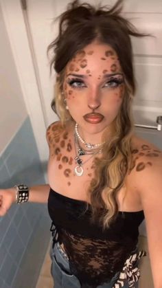 Claw Makeup, Leopard Coatume, Snow Leopard Costume Makeup, Big Cat Makeup, Leopardo Make Up, Glamour Makeup Cheetah, Cheetah Look, Cheetah Print Make Up, Halloween Makeup Leopard