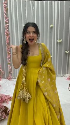 💓 9601606887 👈Order and More Details WhatsApp  Product Code :- KD-1489               🎗Description 🎗 Looking for this same colour beautiful Designer Gown on Havy Roman Silk febric With Inner and Fancy Lace work and  Dupatta on Faux Georgette Febric with Thred & Sequnce work.  💃🏻💃🏻 Gown💃🏻💃🏻 Fabric.  :-Havy Roman Silk with inner Work     :-Fancy Lace  Size       :-M(38),L(40),XL(42) with margin XXL(44) Weight  :-0.900 Grm  🎉Tassels With padded🎉  🥻*Dupatta*🥻 Fabric   :-Faux Georgette  Work     :-Thred & Sequnce work Size      :-2.2M  🍀 Price 🍀     ₹1300+SHIPPING/-  ✔✔✔✔✔✔✔✔✔ . . #multisequins #gown #Sequinsgowns #dress #longkurtis #dresses #Embroidered #Printcenter #fashion #kurtiescollection #Gownlove Different Traditional Outfit Ideas, Griha Pravesh Outfit, Simple Long Kurti, Haldi Dress Outfit, Mehndi Outfit For Women, House Warming Dress, Diwali Traditional Wear Women, Anarkali Outfit Ideas For Wedding, Simple Haldi Dress Ideas For Bride