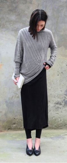 I love this look! Minimalist Gray Clothing, Minimalist Gray Skirt, Minimalist Gray Dress Style, Gray Knitwear Style, Minimalist Black And Gray Fashion, Long Skirt Baggy Sweater, Asymmetrical Japanese Fashion, Oversized Black Knitwear, Minimal Japanese Fashion