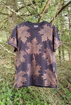 Leaf Shirt Design, Leaf Print Shirt, Bleach Leaves, Bleach Printing On Fabric, Leaf Bleach, Bleach Leaves On Shirt, Leaf Bleach Printing, Bleach Leaves Hoodie, Bleach Leaf Hoodie
