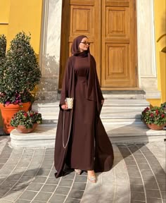 Simple Abaya Designs, Outfits Muslim, Abaya Designs Latest, Abaya Outfit, Hijabi Fashion Casual, Стили Хиджабов, Mode Abaya, Modesty Fashion, Muslim Fashion Outfits