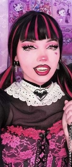 Draculaura Halloween Costume, Draculaura Halloween, Draculaura Makeup, Monster High Halloween Costumes, Monster High Makeup, Monster High Halloween, Monster High Costume, Make Carnaval, Halloween Eye Makeup