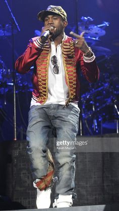 Kanye 2004 Outfit, Kanye West 2000s Style, Kanye West Outfits 2000s Style, Old Kanye West Fits, Kanye West Worst Outfits, Kanye 2008 Fashion, Kanye West Letterman Jacket, Kanye West Varsity Jacket, Kanye Vma 2009