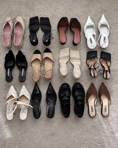 College Outfit, Inspiration Tattoos, Fashion Capsule Wardrobe, Classy Shoes, Modèles De Vêtements Africains, Aesthetic Shoes, Look Di Moda, Girly Shoes, Mode Inspo