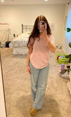@erikadianeyt Outfits For School Medium Size, Outfits With Light Pink Shirt, School Outfits Medium Size, School Outfits Short Sleeve, Outfits With A Pink Shirt, Light Pink T Shirt Outfit, Simple Outfit For School, Modest School Fits, Brandy Melville Feanne Jeans