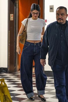 Simple Dressing Style, Cold Weather Simple Outfits, Daytime Concert Outfit, Off Duty Model Style Fall, Outfit Ideas For Class College, Early Fall Going Out Outfits, Fall Model Off Duty Outfits, Kendall Jenner Outfit Inspo, Fall Outfits Los Angeles