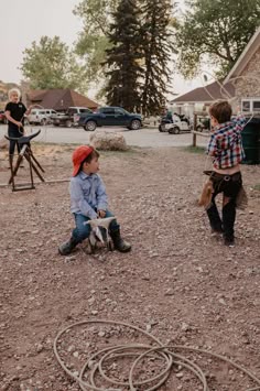 Old Ranch, Ranch Living, Ranch Family, Dude Ranch Food, Modern Family Dude Ranch, Ranch Wife, Best Dude Ranches For Families, Family Dude Ranches, Montana Dude Ranch