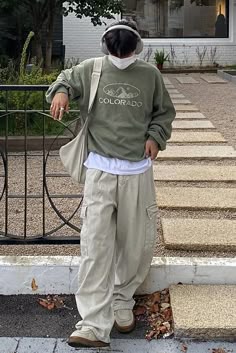 Asian Outfits Male, Mens Fashion Casual Streetwear, Casual Coffee Date Outfit Men, Soft Boy Clothing Style, Aesthetic Streetwear Men, Outfits Ideas For Guys, Baggy Clothes Summer Outfit, Baggy Men Outfits, Guy Streetwear Outfits