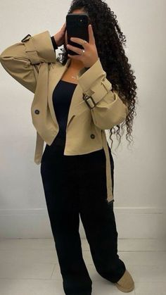 Zara Spring Streetwear Outerwear, Black Crop Trench Coat Outfit, Crop Trench Outfit, Crop Trench Coat Outfit, Spring Streetwear Zara Leather Jacket, Zara Trench Jacket, Zara Trench Coat Outfit, Zara Cropped Trench Jacket, Zara Modest Outfit