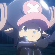 Chopper • Film Gold 🪙 Pfp Chopper, Chopper Profile Picture, Chopper Film Red, Chopper Movie, Chopper Gold, Chopper Waving, Choppa Anime, Cute Chopper, Chopper Ears