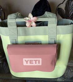Yeti Camino 35 with a Sandstone Pink sidekick 3L Yeti Pink And Green, Bimini Pink Yeti Sidekick, Yeti Pink Bag And Cup, Yeti Camino Carryall 35 Decorated, Yeti Sidekick Pink, Pink Yeti Accessories, Yeti Camino 35 Tote, Yeti Camino 20 Tote, Yeti Camino 35 Carryall Tote