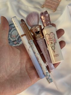 Fancy Makeup, Pretty Skin Care, Pretty Skin, Cute Little Things, Aesthetic Makeup, Pretty Makeup, Cute Makeup, Perfume Collection, Body Skin Care