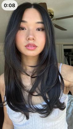Medium Layered Hair, Layered Haircuts Straight Hair, Straight Hair Cuts, Brown Hair Inspo, Layered Haircuts For Medium Hair, Hair Inspiration Long, Hairstyles For Layered Hair, Haircuts Straight Hair, Haircuts For Medium Hair