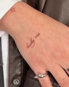 Win Win Tattoo, Cute Wrist Small Tattoos, Small Tattoo Feminine, L Tattoo Ideas, Finger Tattoo Design, Simply Lovely Tattoo, Girlie Tattoo Ideas, Small Red Hand Tattoos, Good Speed Tattoo