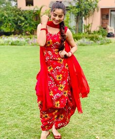 Panjabi Dress Patiala Salwar Pattern, Red Patiyala Suit Salwar Kameez, Red Punjabi Suit Patiala, Panjabi Dress Patiala Salwar, Poses In Patiala Suit, Panjabi Suit Salwar Patiala, Red Patiyala Suit, Printed Patiala Suit Designs, Suit Punjabi Patiala