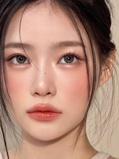 Makeup Asia, Makeup Ala Korea, Monolid Eye Makeup, Monolid Makeup, Makeup Cantik, Asian Makeup Looks, Korean Makeup Look, Korean Eye Makeup, Soft Makeup Looks