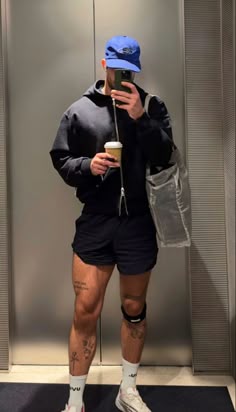 Streetwear Gym, Style Men 2024, Men Fitness Outfit, Casual Gym Outfit Men, Men Workout Outfits, Gym Streetwear, Aesthetic Gym Fits Men, Gym Tattoos For Men, Gym Fits Aesthetic Men