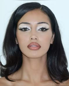 2000s makeup inspo, wolfie cindy make up inspo White Eyeshadow Makeup Looks, 90s Makeup White Eyeliner, 90s Makeup Glam, Y2k Prom Makeup, 90s Makeup White Eyeshadow, 90s White Eyeshadow, Makeup Looks Alexa Demie, Y2k Glam Makeup, White Eyeshadow 2000s