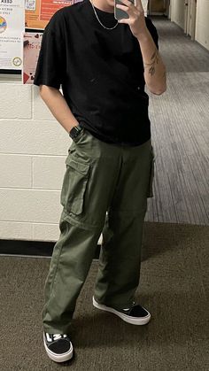 Green Cargo Pants Outfit, Cargo Pants Outfit Men, Cargo Outfit, Pants Outfit Men, Mens Smart Casual Outfits, Guys Fashion Casual, Trendy Boy Outfits, Mens Casual Dress Outfits, Street Style Outfits Men