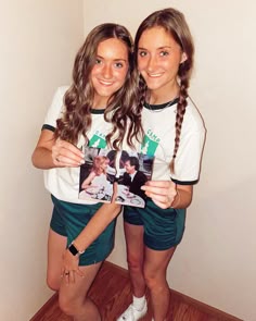 Sidney And Tatum Halloween Costume, Chessie Parent Trap Costume, Obx Cast Halloween Costume, Parent Trap Costume Halloween, Parent Trap Group Costume, Parent Trap Halloween Costume, Parent Trap Twins Costume, The Parent Trap Costume, Diy Parent Trap Costume