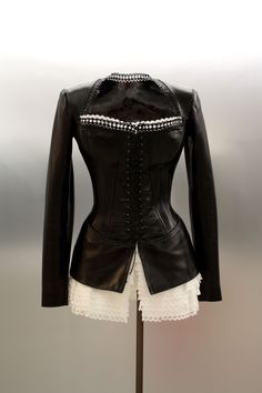 Alaia Jacket Vintage, Alaia Fashion, Alaia Fashion Inspiration, Azzedine Alaia Couture, Alaia Designer, Azzedine Alaia Vintage Jacket, Alaïa Coat, Azzedine Alaia Corset Top, Alaia Leather Jacket Fall 1991