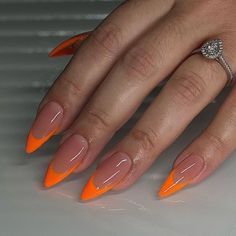 French Tip Nail Color, Nails Neon Orange, Nail Inspiration Orange, Orange Nails French, Gel Orange Nails, Orange Nail Designs Simple, Almond Nails With Colored Tips, French Nails Orange, Orange Nail French Tips