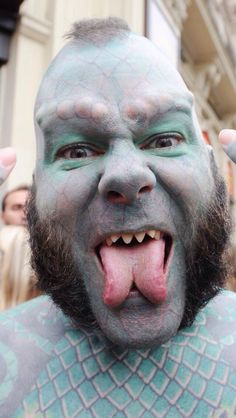 Split tongue Split Tongue Drawing, Split Tounge Men, Split Tongue Tattoo, Split Tongue Aesthetic, Triple Split Tongue, Split Tongue Piercings, Split Tongue Double Piercing, Speed Tongue Out Meme, Speed Tongue Meme