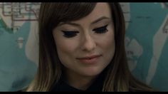 Olivia Wilde's cat eye makeup is perfect! Olivia Wilde Bangs, Olivia Wilde Aesthetic, Olivia Wilde Fringe, Olivia Wilde Makeup, Olivia Wilde The Longest Week, Olivia Wilde Eye Makeup, Olivia Wilde Eyeliner, Olivia Wilde The Change Up, Olivia Wilde Babylon