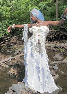 Mermaid Fashion Inspiration, Merfolk Cosplay, Sirens Outfit, Nymph Outfit Ideas, Flowy Whimsical Outfits, Mermaid Core Fits, Water Outfits Aesthetic, How To Dress Like A Goddess, Sirencore Outfit