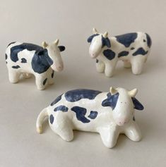 Pottery Cow, Clay Animals For Kids, Ceramic Animals Sculpture Easy, Clay Cows, Cow Clay Inspo, Cow Out Of Clay, Air Dry Clay Cow, Cow Clay, Ceramic Cow