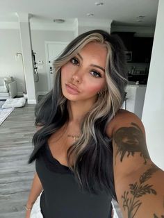 Highlights And Money Piece Brown Hair, Hair Color Ideas From Black, Money Pieces With Black Hair, Black Hair And Blonde Money Piece, Peekaboo Hair Blonde And Black, Money Piece Hair Black And Blonde, Dark Brown Hair With Blonde Money Pieces, Dark Hair Money Piece Highlights, Brown With Money Piece And Highlights