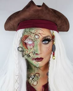 Pirate Makeup, Mermaid Costume Diy, Zombie Apocalypse Outfit, Hot Halloween Outfits, Halloween Makeup Pretty, Amazing Halloween Makeup, Halloween Makeup Scary, Face Art Makeup, Scary Makeup