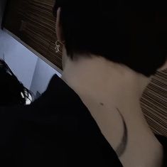 the back of a woman's head and neck