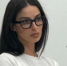 Orion Carloto Glasses, Black Frame Glasses Aesthetic, Rectangle Glasses Woman Aesthetic, Black Eyeglasses Aesthetic, Bella Hadid Bayonetta Glasses, Black Hair Glasses, Glasses Black Aesthetic, Influencer Glasses, Alexa Demie With Glasses