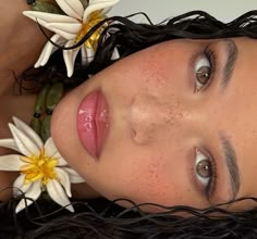 summer, summer makeup, holiday makeup, island makeup, faux freckle makeup, makeup for summer Beachy Makeup Looks, Summer Girl Makeup, Beach Aesthetic Makeup, Tropical Makeup Look Natural, Beach Makeup Look Summer Sun Kissed, Island Makeup, Beach Makeup Aesthetic, Hawaiian Makeup Look Hawaii, Island Girl Makeup