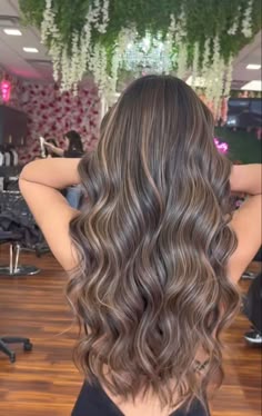 Brunet Hair Ideas, Hair Styles For Long Hair Brown, Balayage With Low Lights, Carmel Hair Highlights Brunettes, Cute Brown Hair Color Ideas, Baliage On Brown Hair, Hair Color Ideas For Brunettes Brown Skin, Bolyoge Hair Balayage Brown, Hair Inspiration For Brunettes
