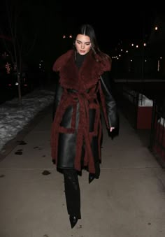 Shearling Jacket Celebrity, Kendall Jenner Coat, Kendall Jenner Leather Coat, Kendall Fur Coat, Kendall Jenner Fur Coat, Kendall Jenner Wool Coat, Kendall Jenner Brown Coat, Kendall Jenner Shearling Jacket, Kendall Jenner Fur Jacket