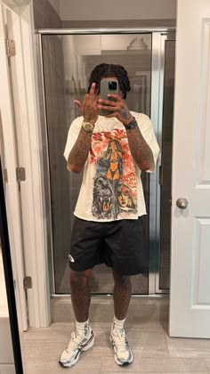 Asics Men Streetwear, Black Streetwear Outfits Men, Men’s Outfit Inspiration Summer, Streetwear Fashion Men Fall, Men Outfit Inspo Streetwear, Essential Mens Outfits, Summer Aesthetic Fits Men, Summer Inspo Outfits Men, Chill Style Men