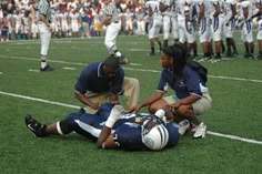 sports medicine is my drem job.(on the field) Sports Med Aesthetic, Sports Medicine Wallpaper, Sports Physician Aesthetic, Athletic Trainer Aesthetic, Athletic Trainer Aesthetic Football, Sports Medicine Physician Aesthetic, Sports Medicine Doctor Aesthetic, Athletic Trainer Sports Medicine Aesthetic, Athletic Training Sports Medicine Aesthetic