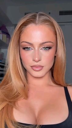 Soft Glam Makeup Looks Green Eyes, Prom Makeup Looks Green Eyes, Doe Eyed Makeup Look, Eye Makeup On Hooded Eyes, Makeup For Green Eyes Blonde, Wedding Makeup For Green Eyes And Blonde Hair, Makeup Inspo Green Eyes, Green Cat Eye Makeup, Sultry Makeup Looks Green Eyes