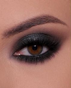 Glam Smokey Eye Makeup, Smoky Black Eye Makeup, Smoked Eye Makeup, Smoky Black, Black Smokey Eyes, Smokey Eye For Droopy Eyes, Black Smokey Eye Tutorial, Smokey Eye Glam Makeup, Eye Makeup Smokey Black