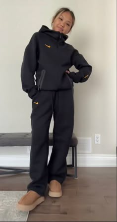 Baddie Tracksuit, Nike Tracksuit Girls, Nike Tracksuit Nocta, Nike Black Tracksuit, Girl Tracksuits, Tracksuits Nike, Nike Hoodie Oversized, Nike Tech Oversized, Nike Tech Hoodie Outfit