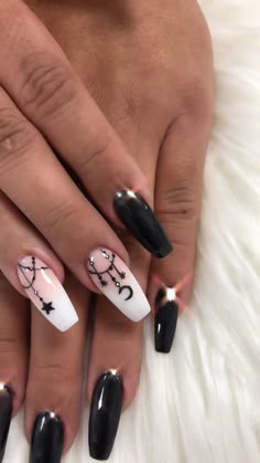Moon Coffin Acrylic Nails, Black Nail Inspo Acrylic Medium, Black Nails With Moon Design, Black Star And Moon Nails, Black Nails With Moon And Stars, Black Moon Nail Designs, Black Moon And Star Nails, Black And White Moon Nails, Moon And Star Nails Acrylic Coffin