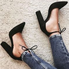 Steve Madden Fall Shoes, Trendy Black Open Toe Heels, Casual Black Heels With 4-inch Heel, Trendy Black Open Heel Heels, Steven Madden Heels Outfit, Steve Madden Work Shoes, Black Chunky Heels Open Toe, Steve Madden Fall Fashion, Steve Madden Carrson