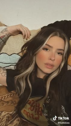 Snakebites, Hair Color Underneath, Hair Color Streaks, Hair Streaks, Capelli Medi, Hair Color And Cut, Hair Inspiration Color, Dye My Hair, Hair Color For Black Hair