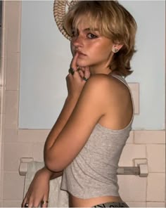 Layered Mullet Female Short, Short Ear Length Hair, Girl Mullet Short, Blond Wolfcut Short, Wolfcut Blonde Hair Short, Dirty Blonde Short Wolf Cut, Short Blonde Mullet, Shaggy Girl Mullet, Blonde Mullet Women Short