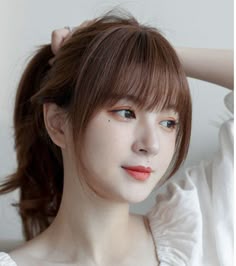 Pretty Hair Cuts, Hair Style Korea, Bangs With Medium Hair, Hair Inspiration Long, Haircuts Straight Hair, Long Hair With Bangs, How To Style Bangs, Haircuts For Medium Hair, Asian Hair