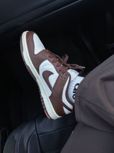 Mocha Dunks, Brown Nike Dunks, Dunks Aesthetic, Dunks Shoes Brown, Nike Mocha, Brown Nike Dunks Outfit Men, Dark Mocha Dunks, Nike Dunk Low Mocha, Brown Nike Aesthetic